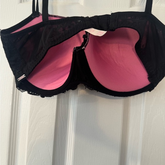 Victoria Secret’s Bra - Picture 5 of 11